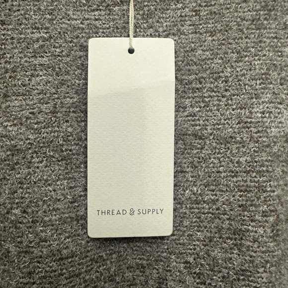 Thread And Supply Cozy Life Perch Top Size Medium Gray Loungewear Crop Oversized - Picture 4 of 6